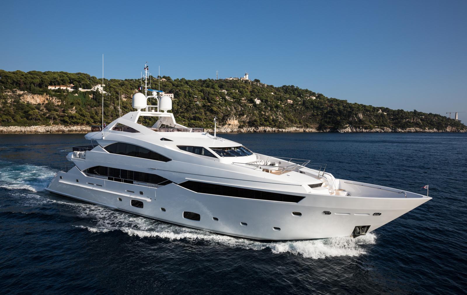 SUNSEEKER 40 Metre Yacht